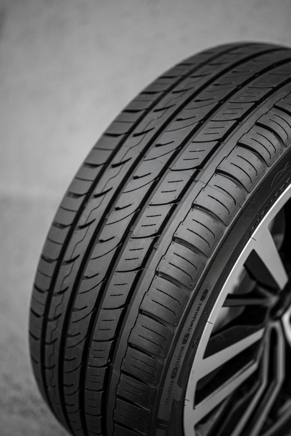 Rapid 225/45R18 P609 95W