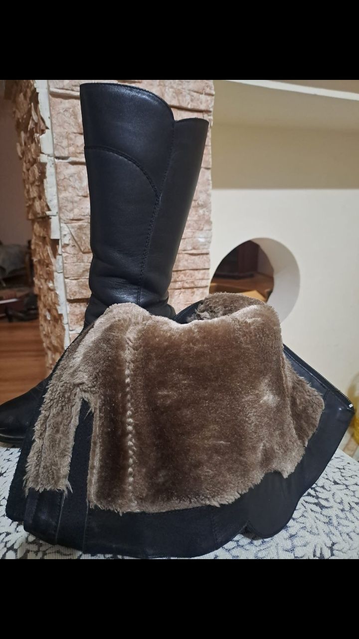 Продам женские зимние сапоги