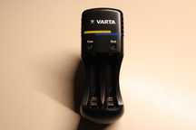 Зарядка для батареек Varta 57662