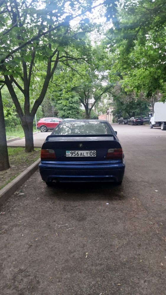Продам БМВ е36 Седан