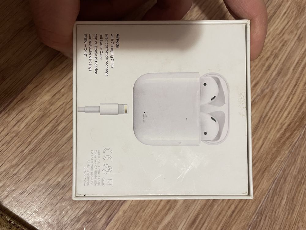 Продам Наушники Apple AirPods