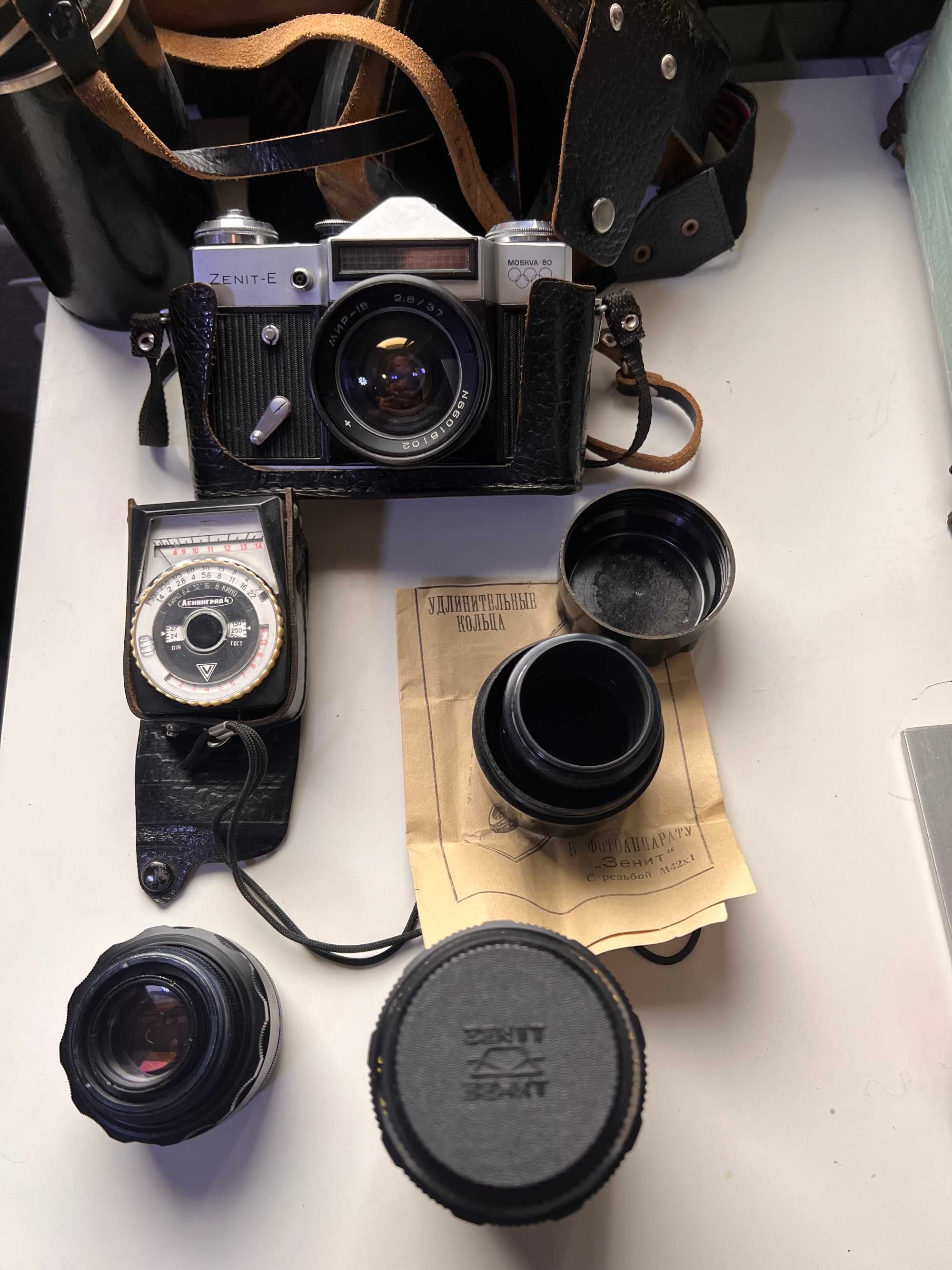 Фотоаппарат Зенит олимпийский , Объективы Helios 44-2 . Таир 11 А