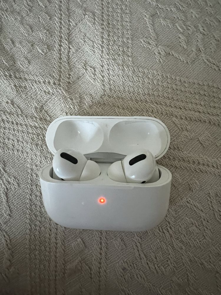 Наушники AirPods Pro