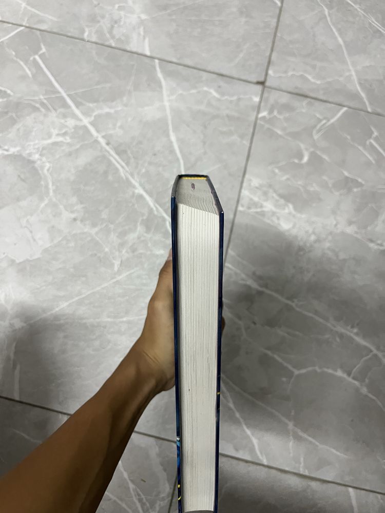 Книга Месси vs Роналду