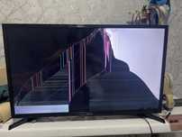 Samsung Smart TV UE32N4500AU, разбит экран , продаю на запчасти.