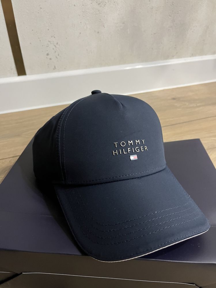Кепка tommy hilfiger оригинал новая !!!