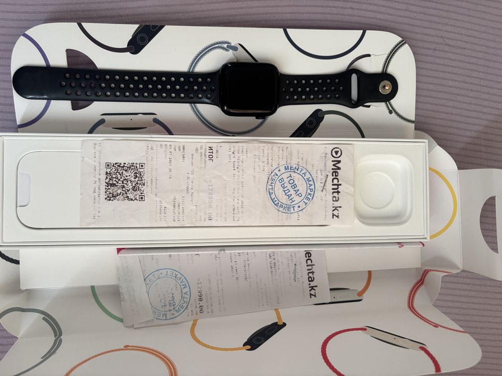 Часы Apple Watch SE 44 мм