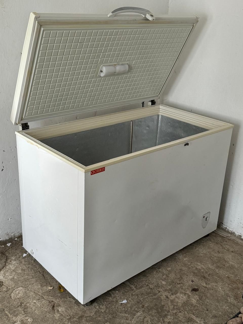 Морозильник продам