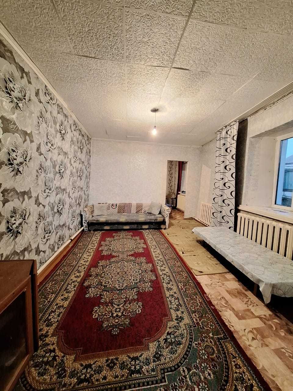 Продаётся частный дом, на 3 собственника с общим двором, район Айгуль