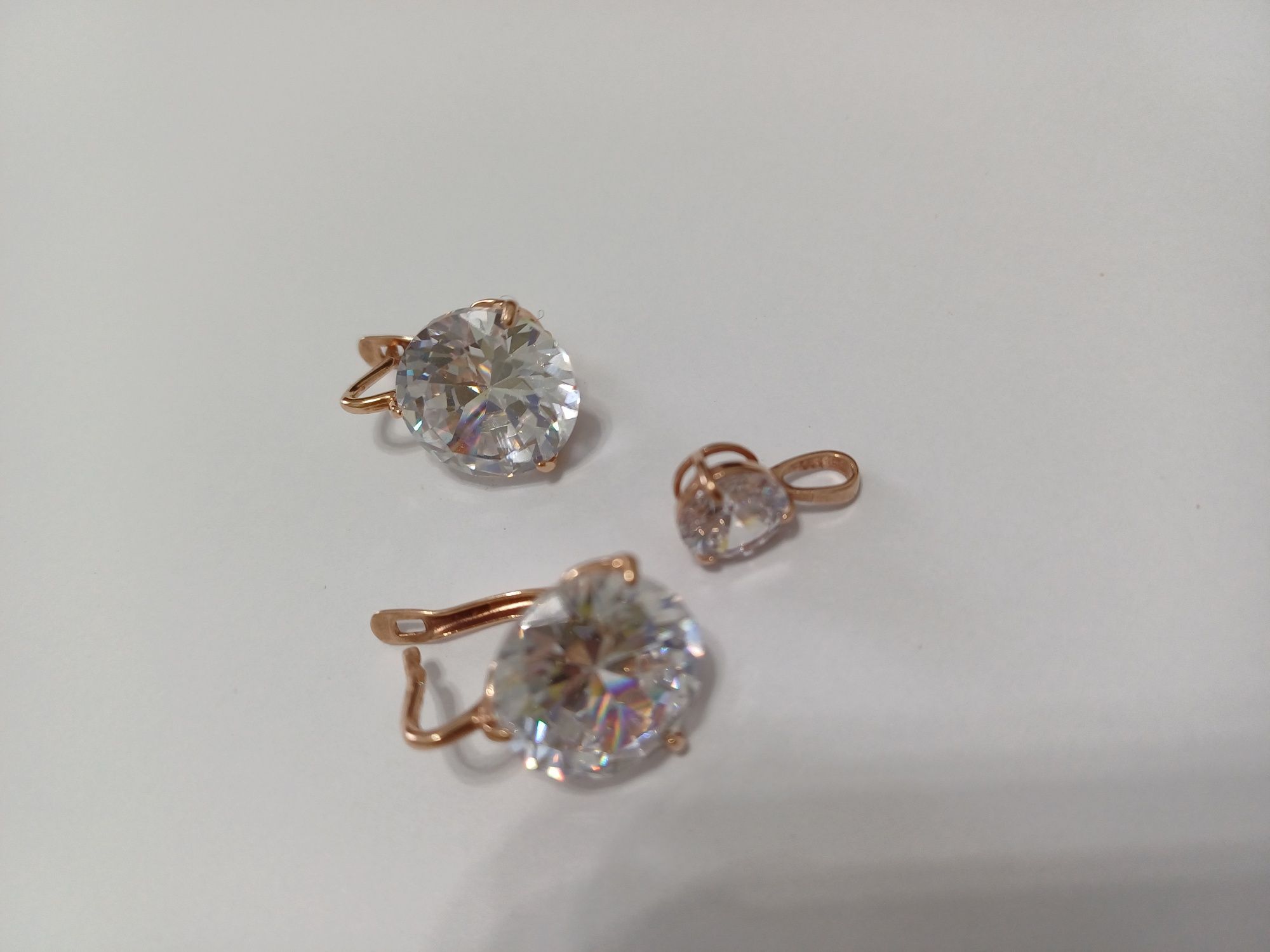 Серьги и подвеска из розового золота 585 пробы