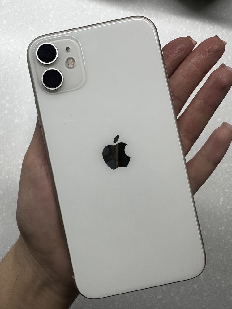 Продам iPhone 11 White