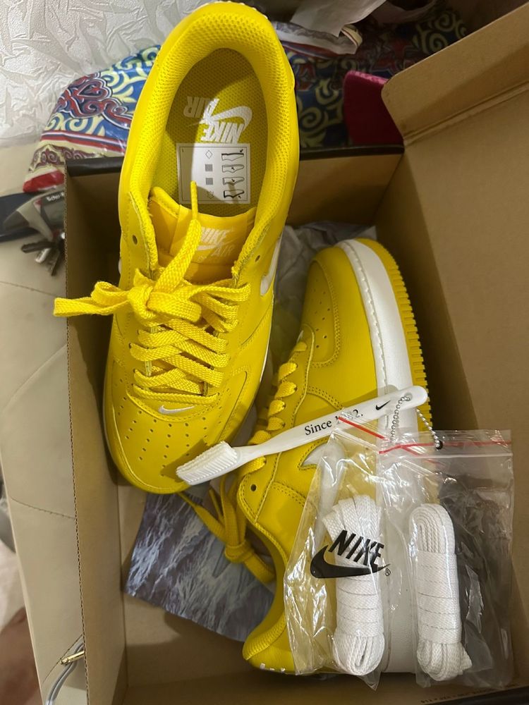 Кроссовки Nike Air Force 1 yellow, кожа 100%, 42,5 р-р, оригинал