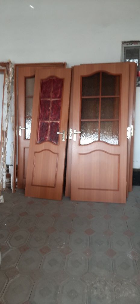 Продам двери межкомнатные бу