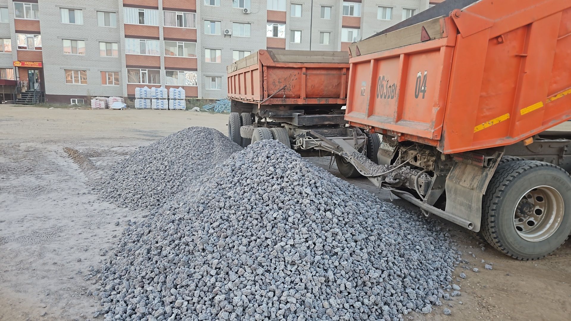 Песок. Шебень .Пгс .Балласть.Кум .Доставка  Камаз