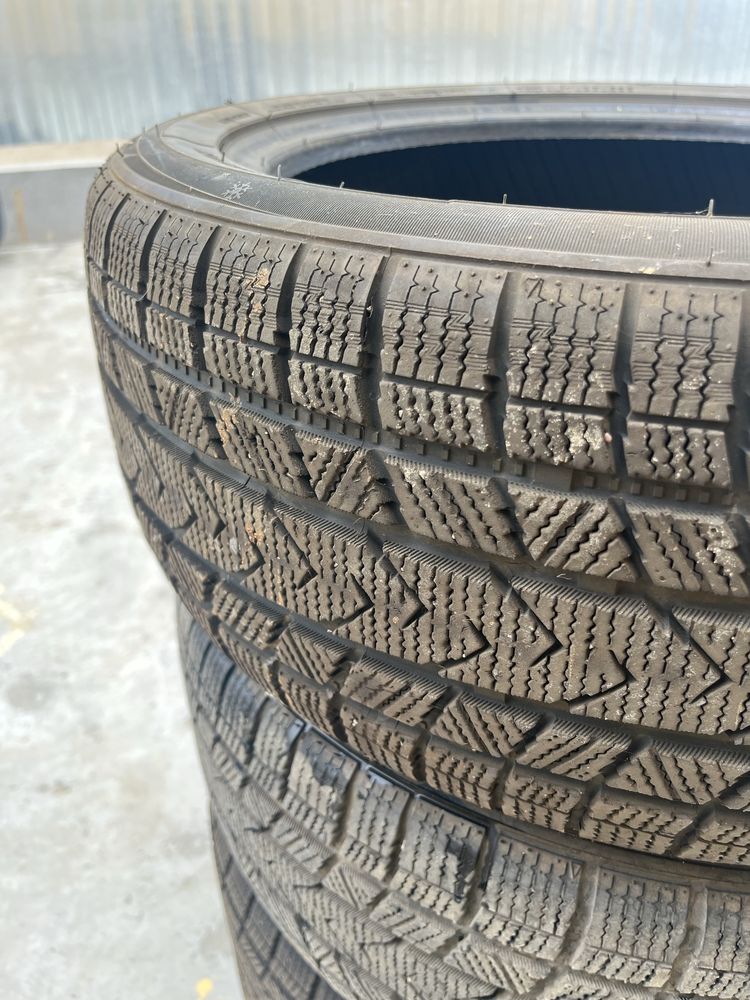 Шины зимные лепечка 215/45/r17