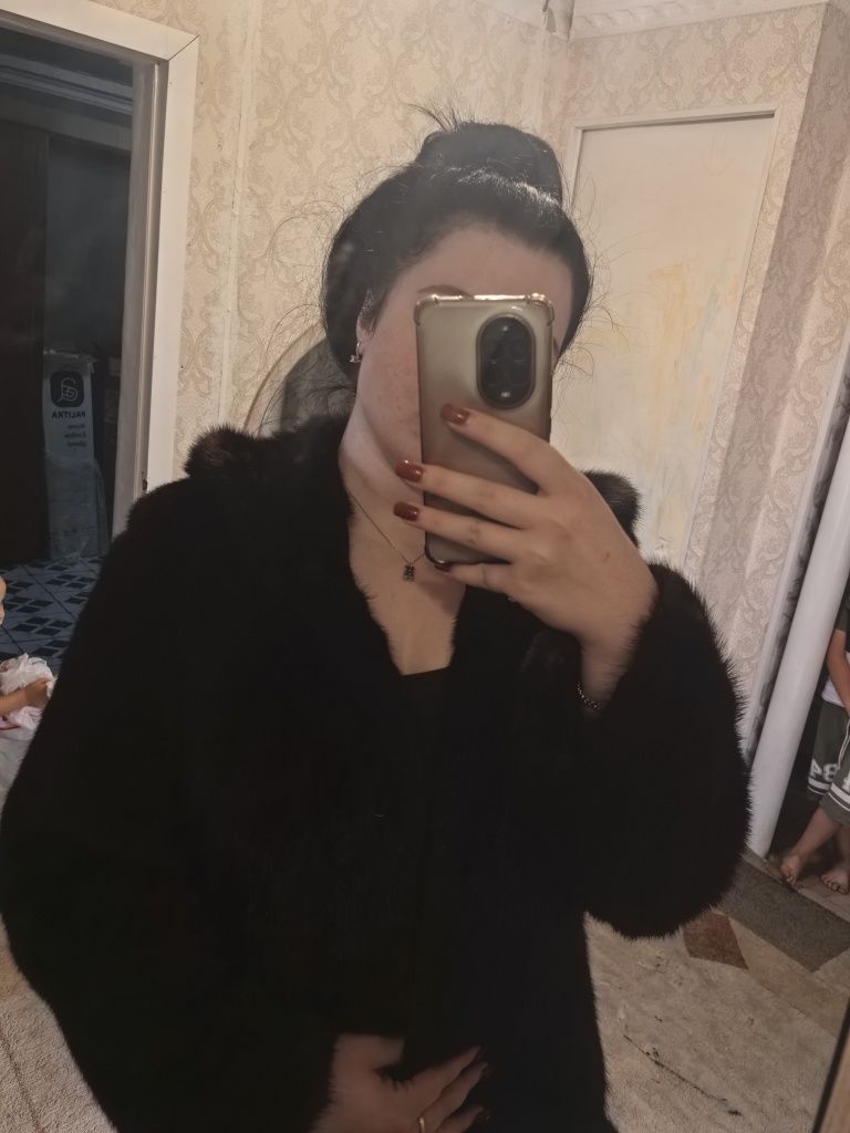 Продам шубу норковую