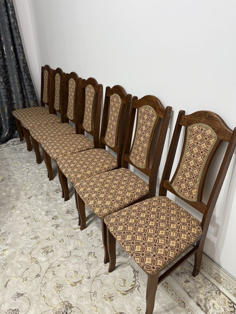 Стол со стульями