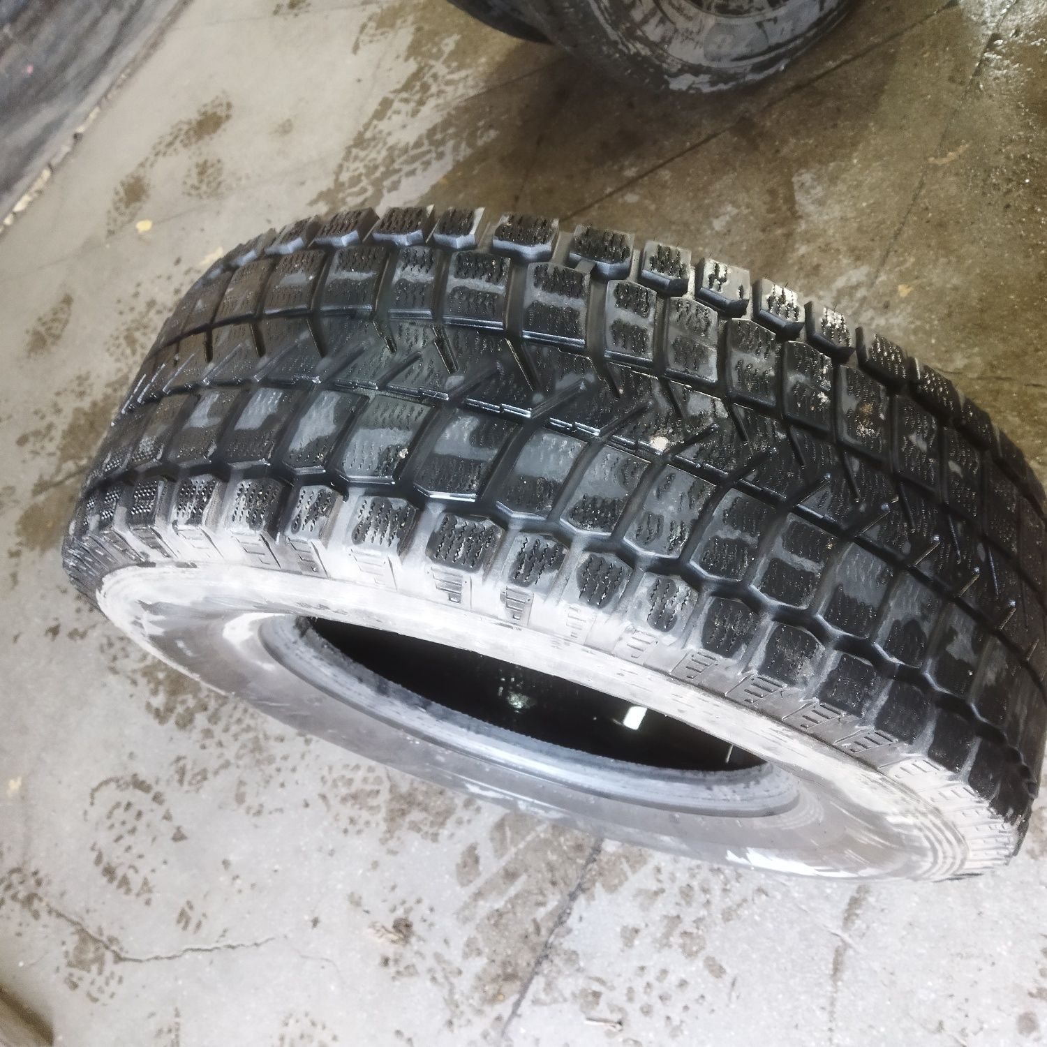 Шины зимние липучка 265/70/r16 б/у