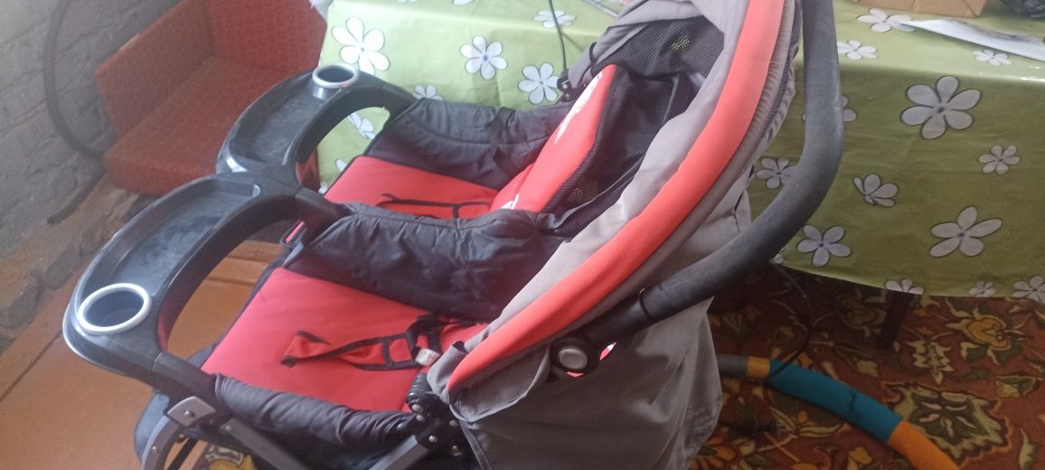 Продам коляски цена 15 тыс за каждую