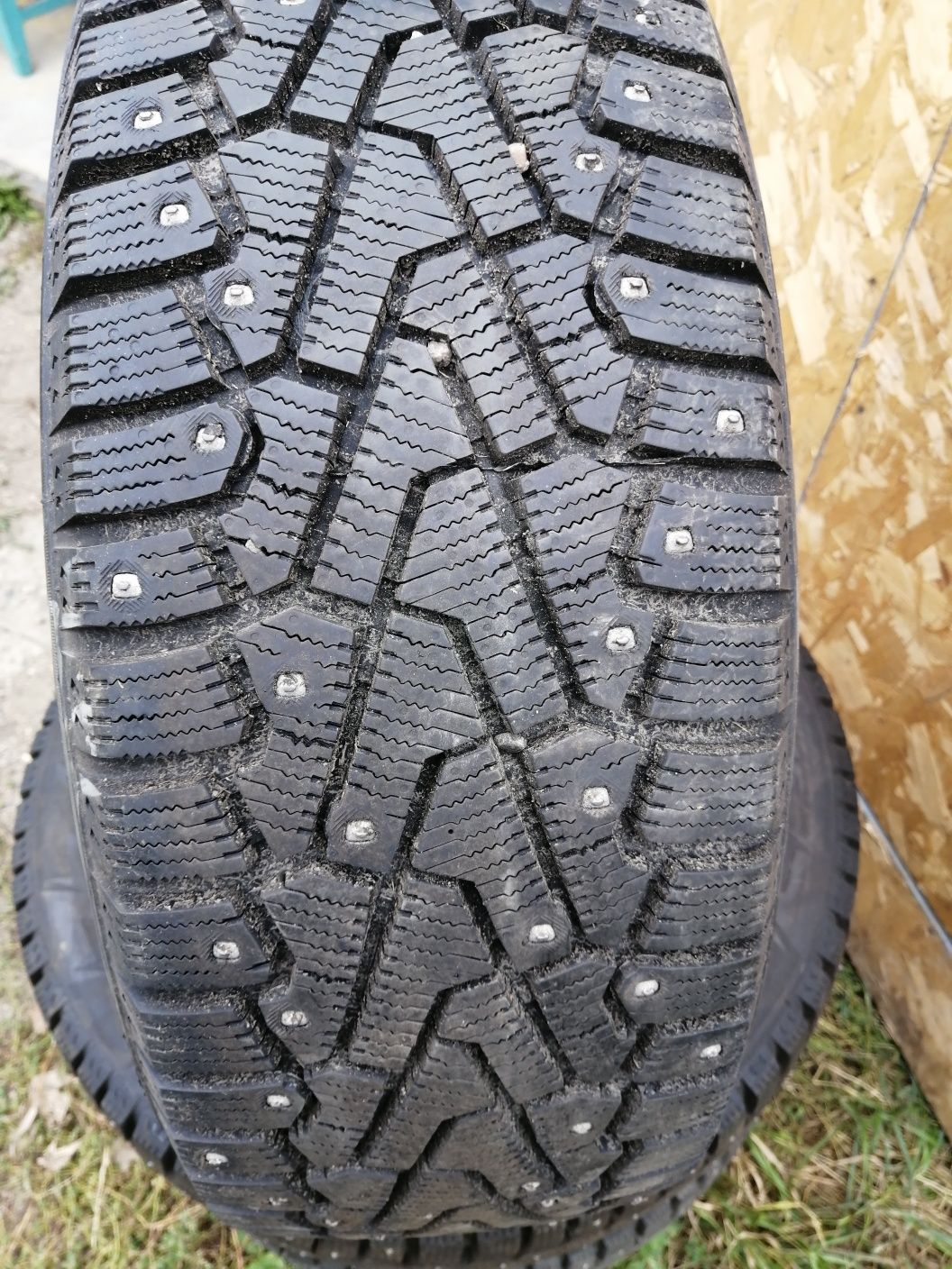 Продам шины Pirelli Ice Zero 205 /60/r16
