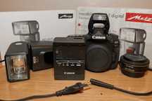 Фотоаппарат Canon 90D с объективом Canon EF-S 24mm f/2.8STM и вспышкой