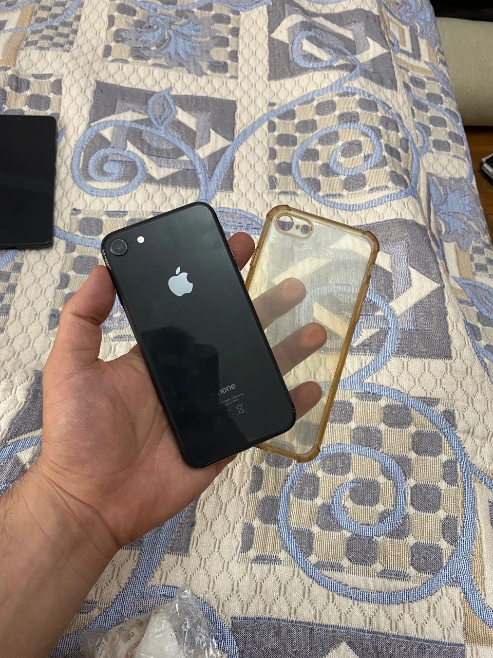Айфон 8 64гб iPhone