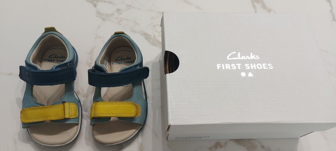 Брендовые сандалии Clarks размер 21 кожа