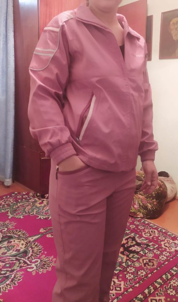 Продам спортивный костюм двойку (костюм и брючки) за 5000тг