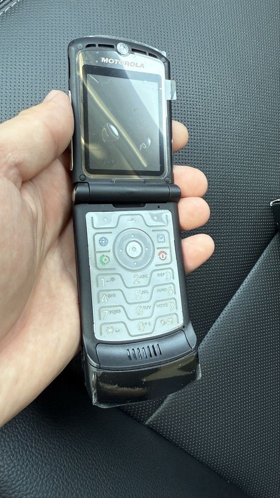 Продам телефон Motorola RAZR V3