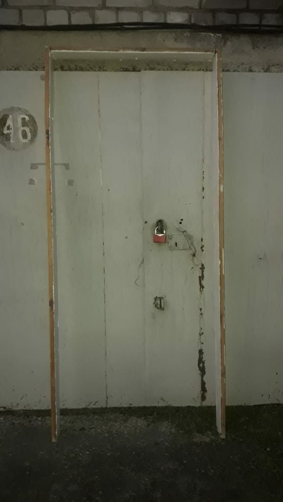 Короб 207 см * 85 см , дверь 199 см * 70 см толщ 10 см