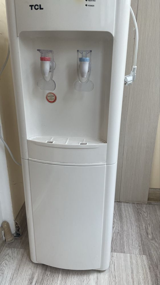 Срочно продаю диспенсер
