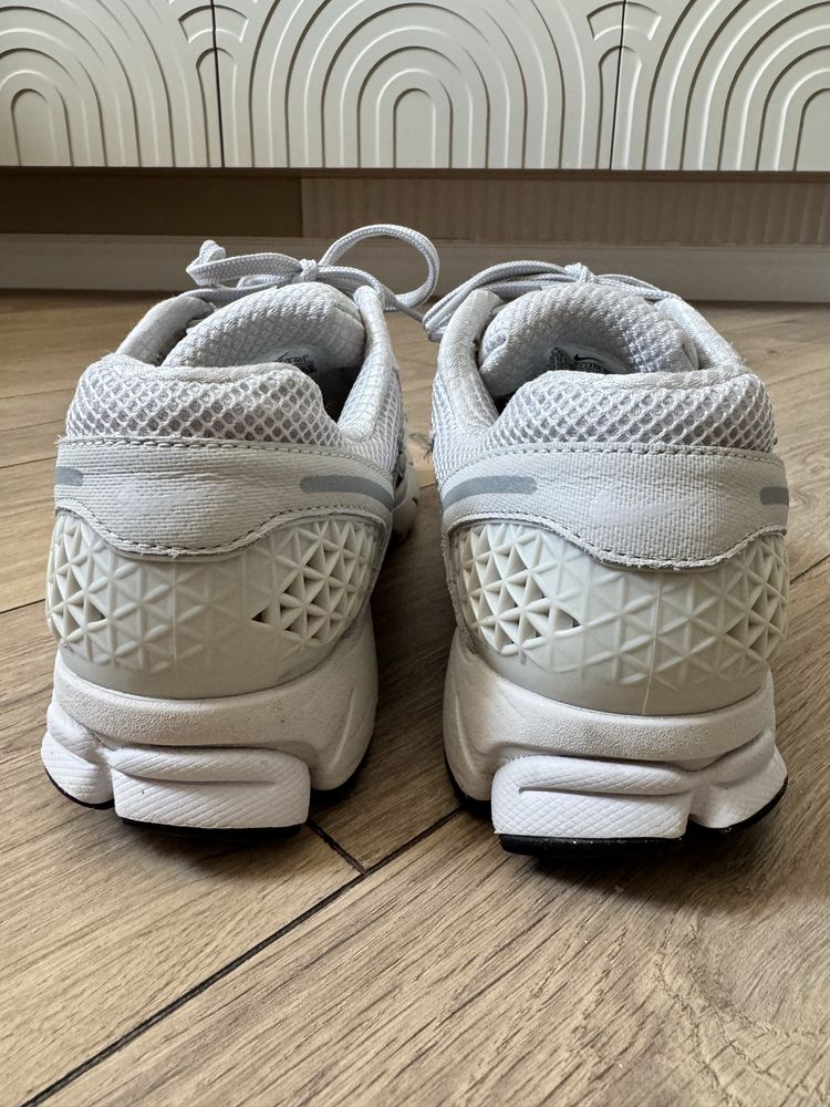 Кроссовки Nike vomero zoom 5