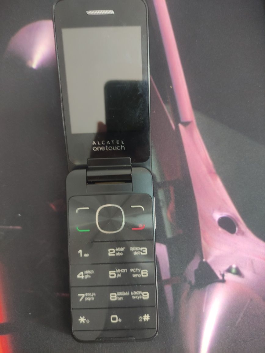 Продаётся телефон раскладной Alcatel, экран не работает