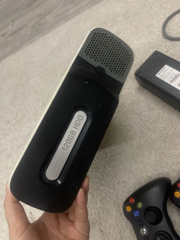 X-BOX 360   120 GB HDD в рабочим состояние