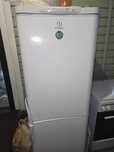 Холодильник indesit