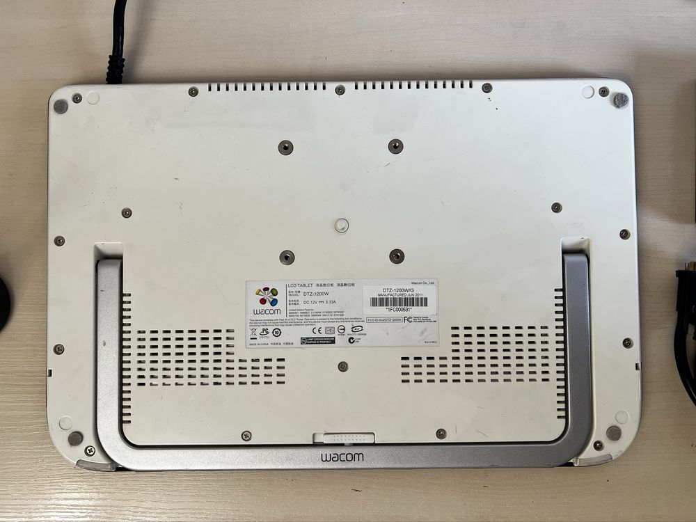Продаю Wacom Cintiq DTZ-1200W