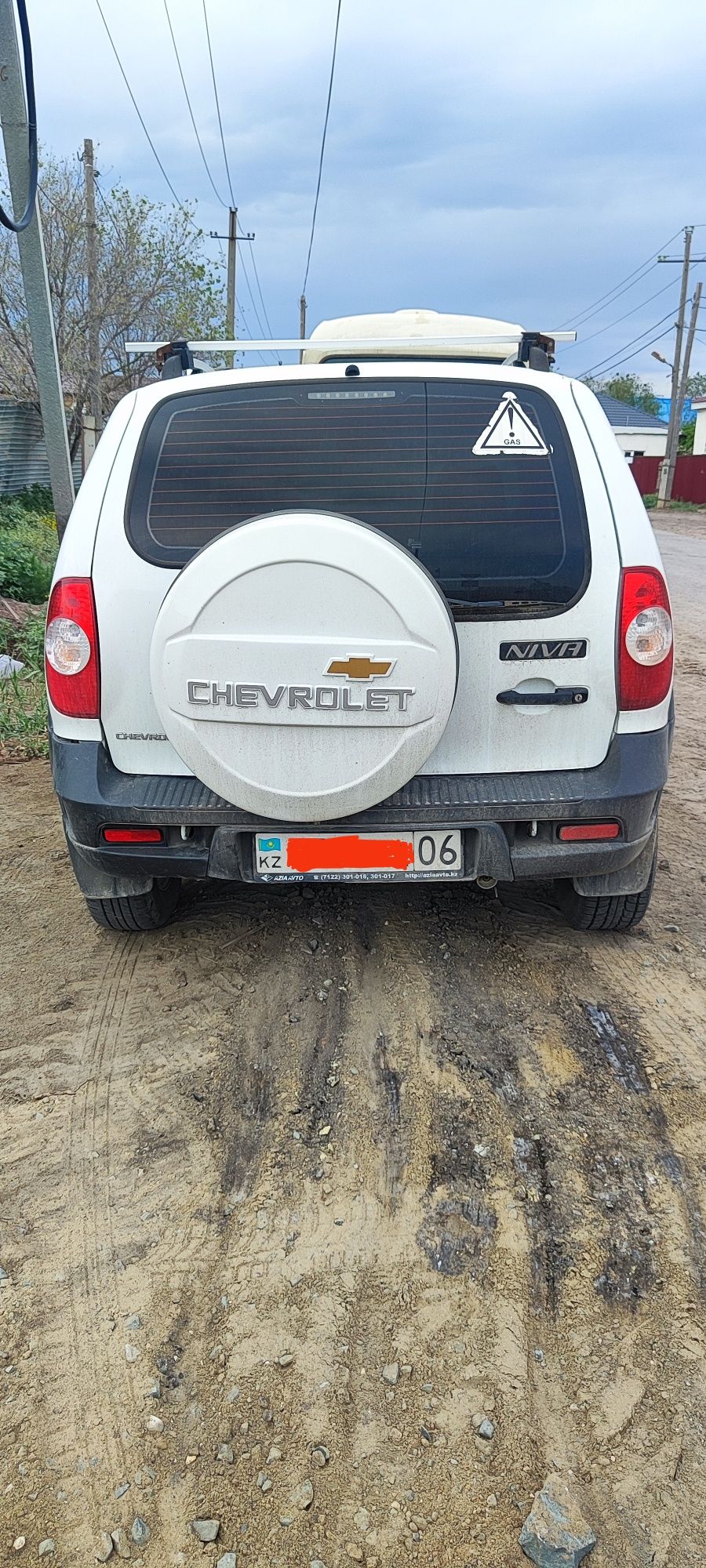 Автомобиль Chevrolet Niva