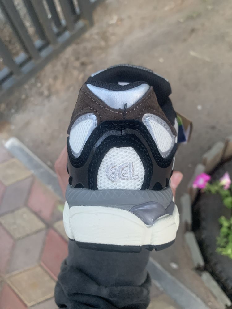 продам asics Gel-Nyc