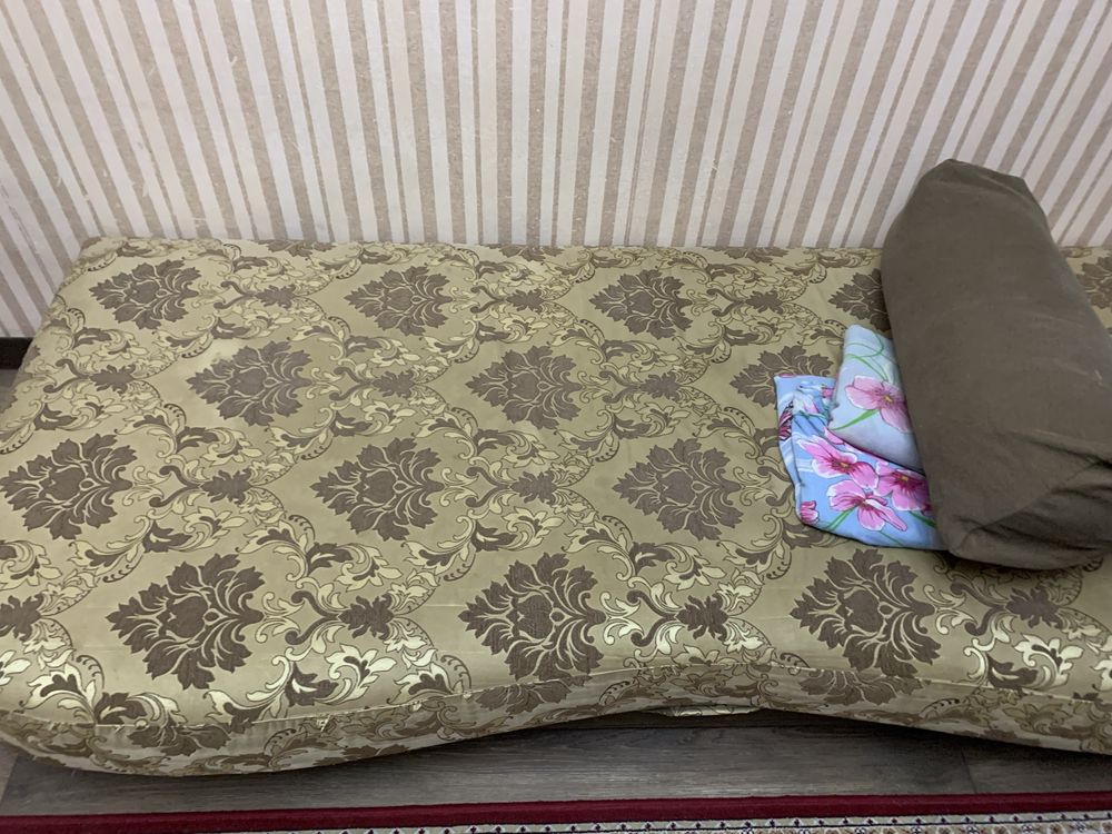 Продается кресло-кровать, а также тумба с зеркалом ! Все в отличном со