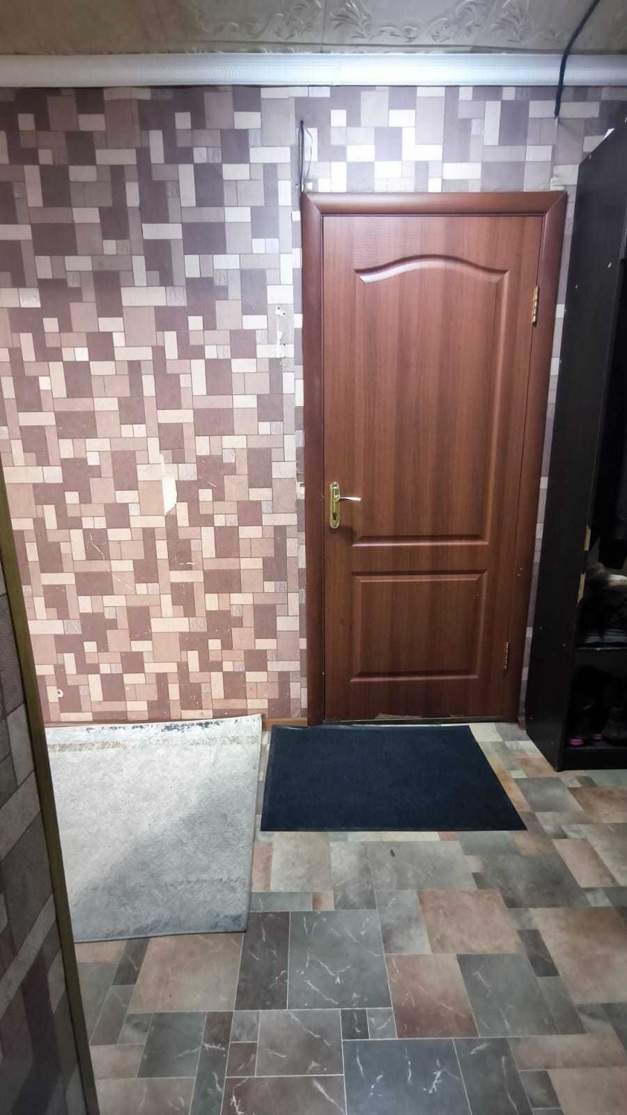 Продаю 4 ком квартиру в 6 мкр( р-н школы №10)