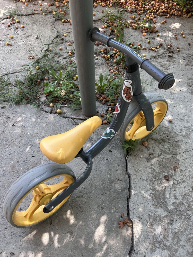 Продам беговел.