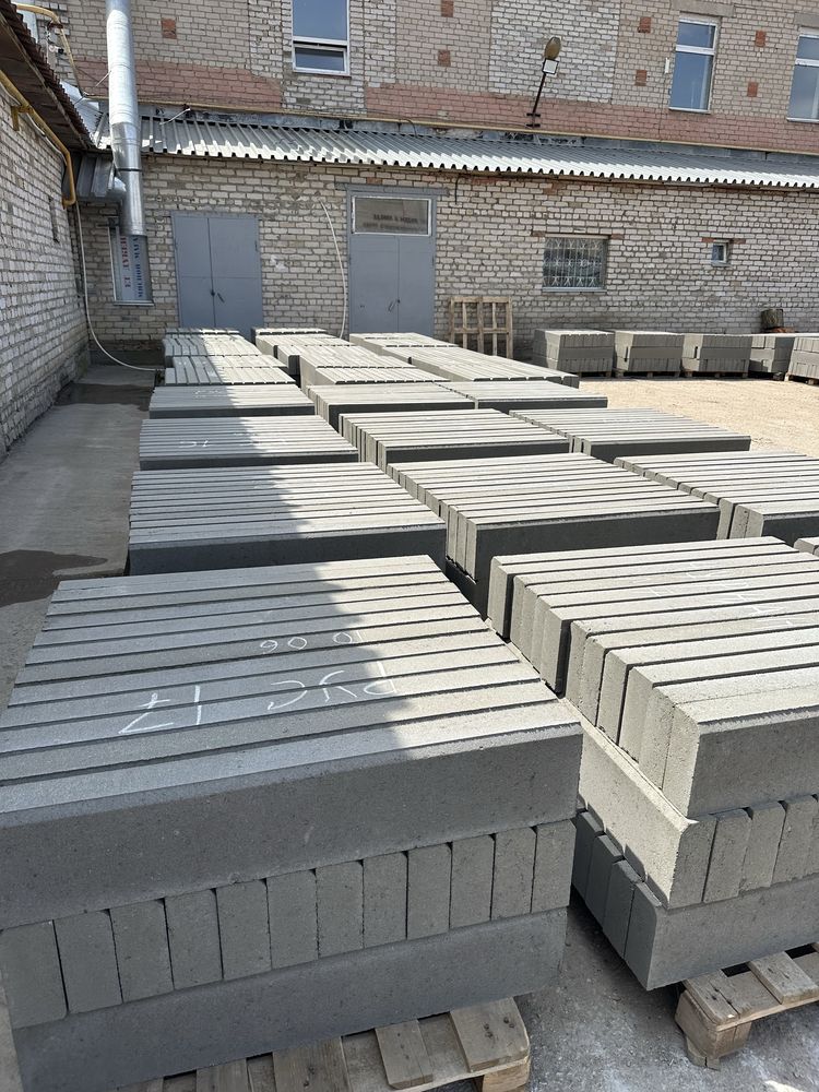 Продается вибропрессованная брусчатка, поребрики, бордюры