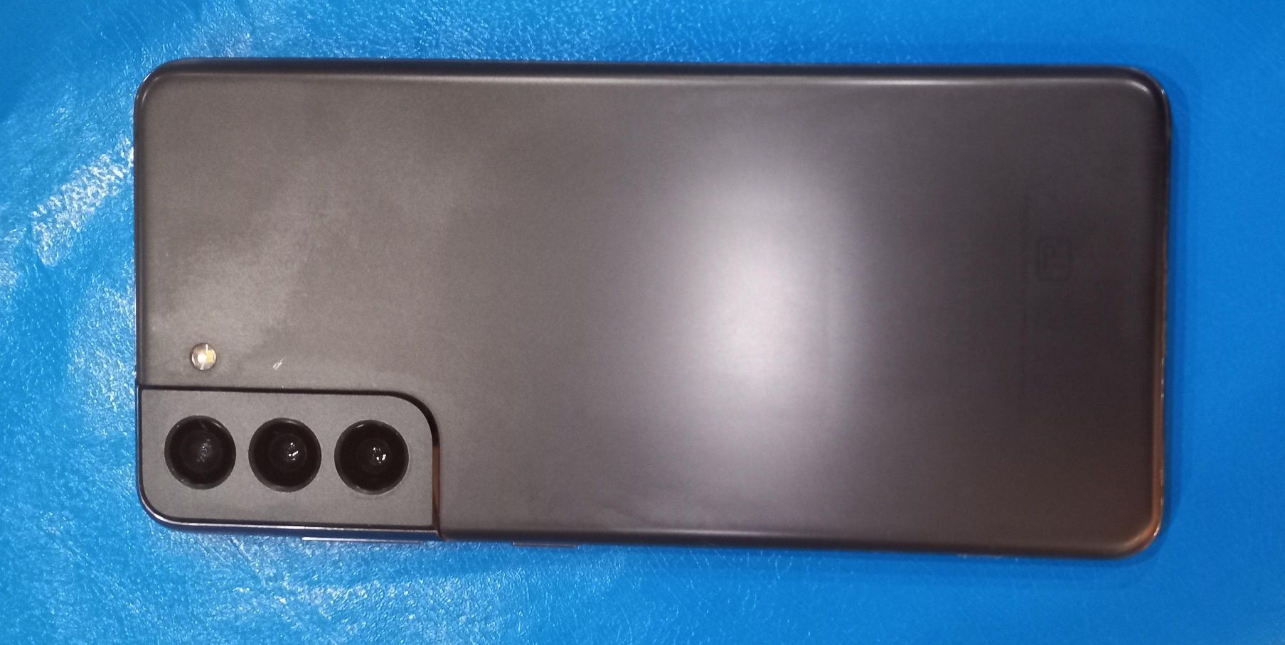 Samsymg Galaxy S21
