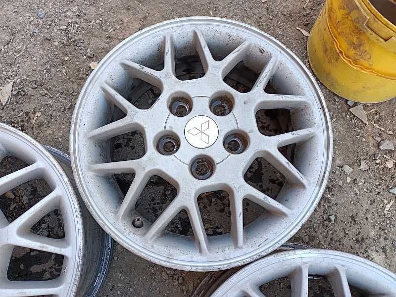 Продам оригинальные легкосплавные диски на автомашину Mitsubishi