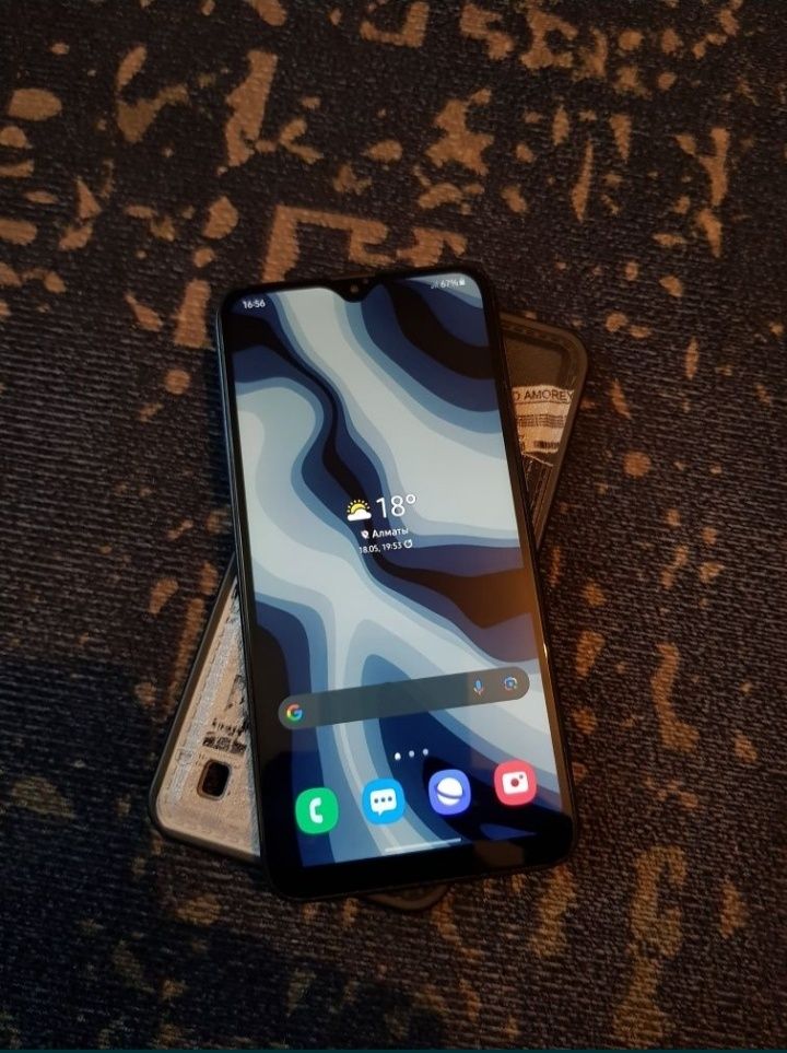Продам Samsung A10 32 Гб