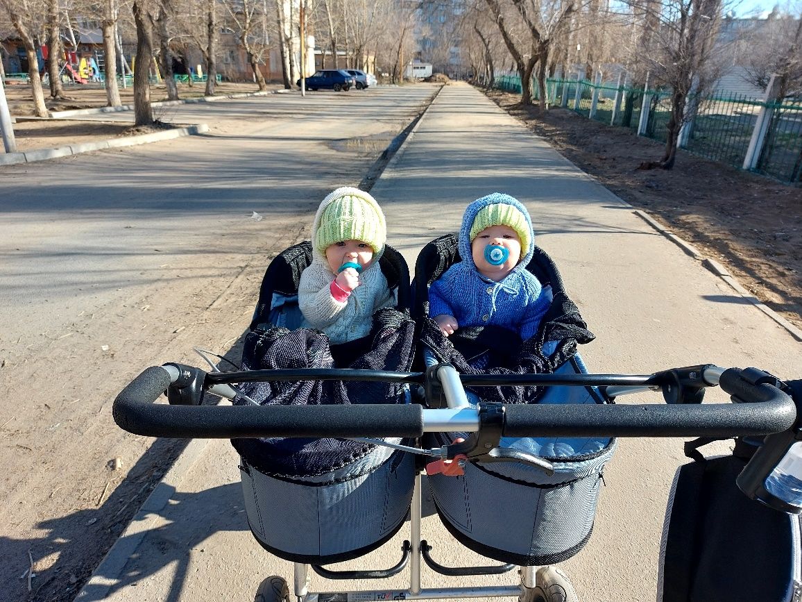 Коляска для двойни