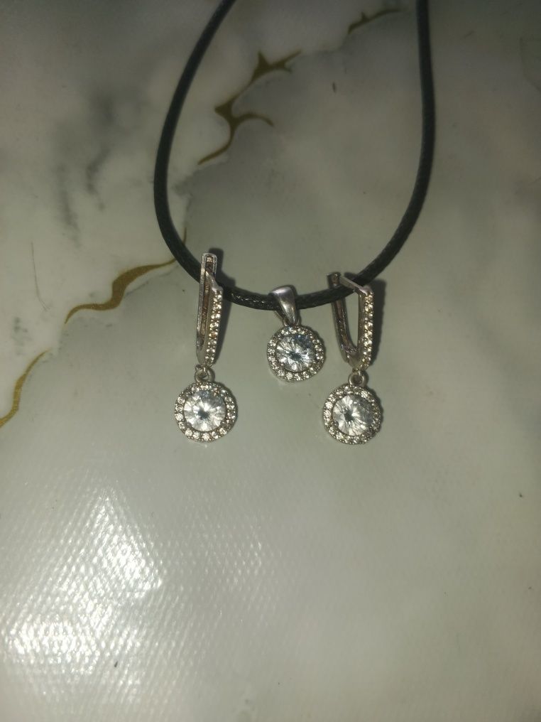 Продам серебряные сережки и подвеска!