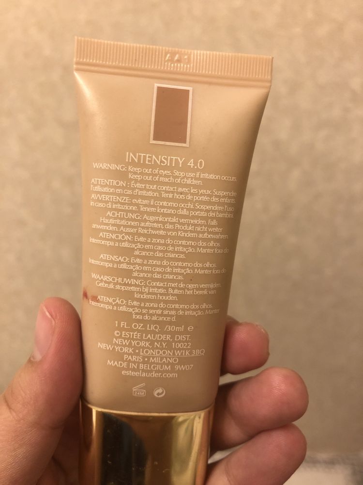 Тональное средство Este Lauder Dowble wear light