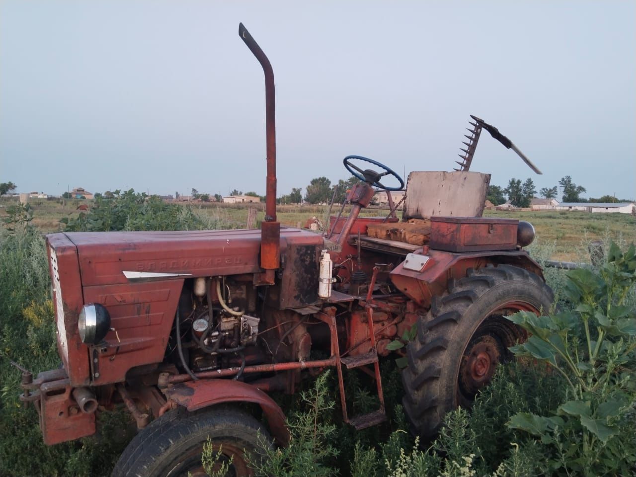 Продам трактор. Т.25