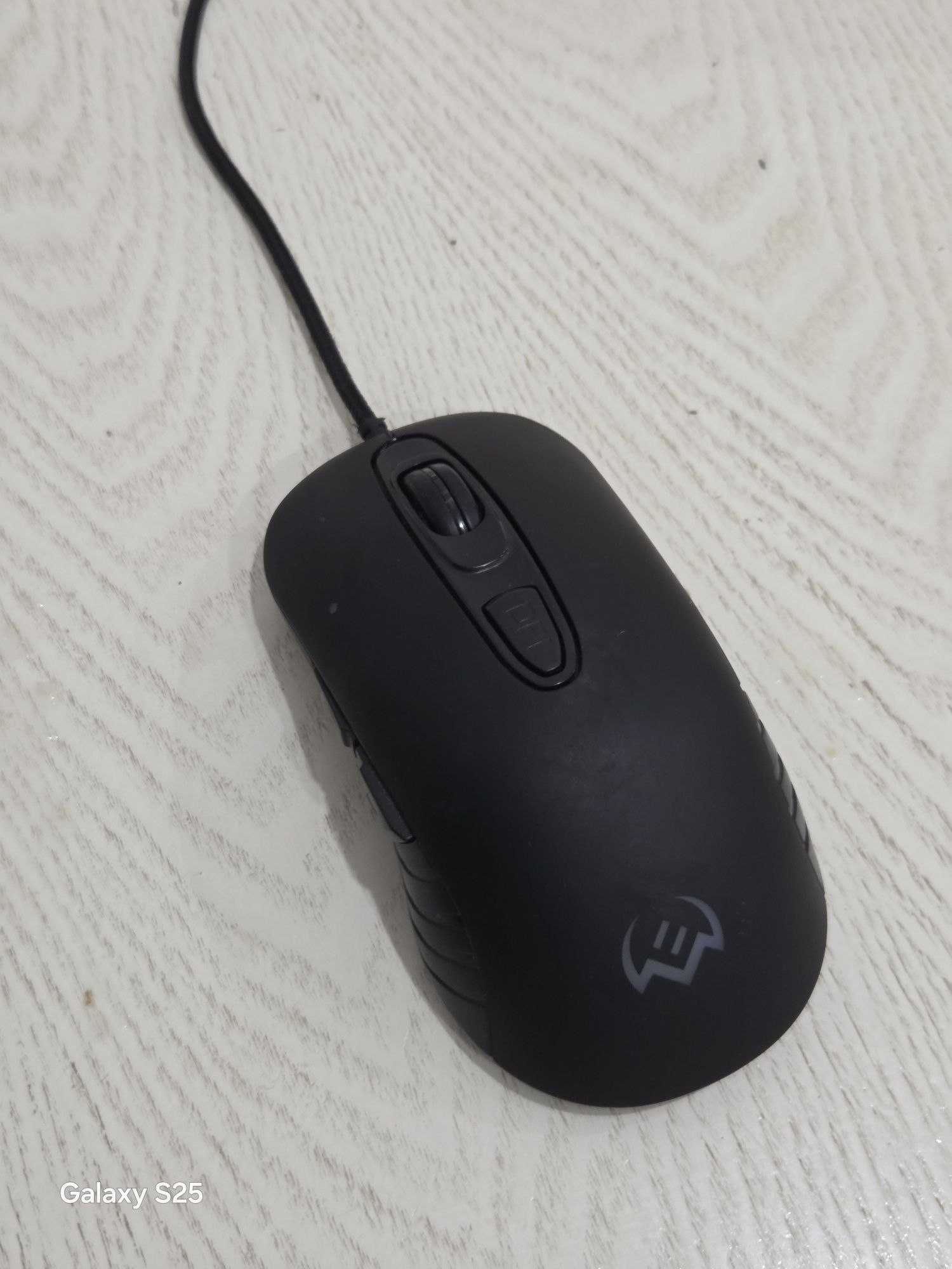 Продам игровую мышку